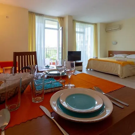 Studio In Polo With Kitchen Wifi Dv 公寓 阳光海滩