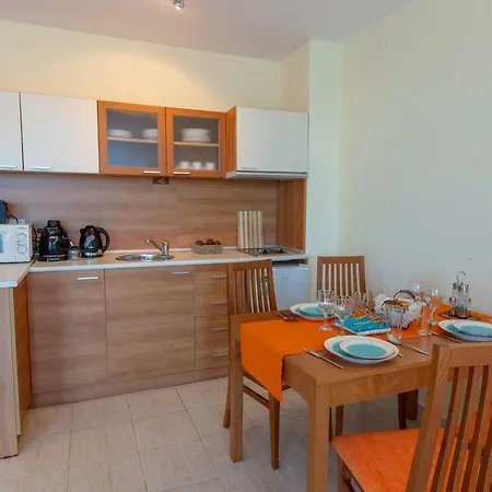 Studio In Polo With Kitchen Wifi Dv 公寓 *